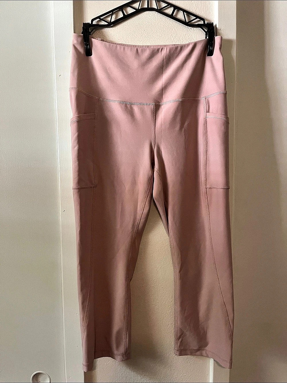 Reebok Pink Athletic Leggings Size Medium Like New